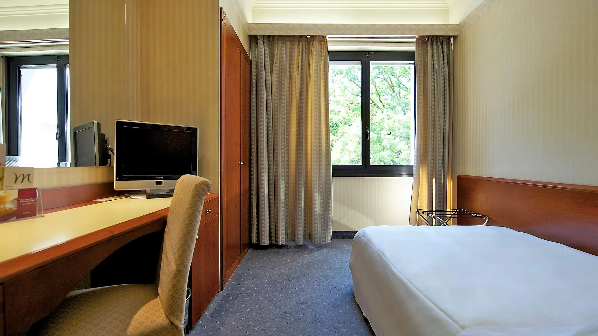 Mercure Reggio Emilia Centro Astoria 4*,  Italy