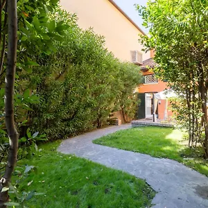  Holiday home Isaia Garden -private Garden Bath Bolognarooms