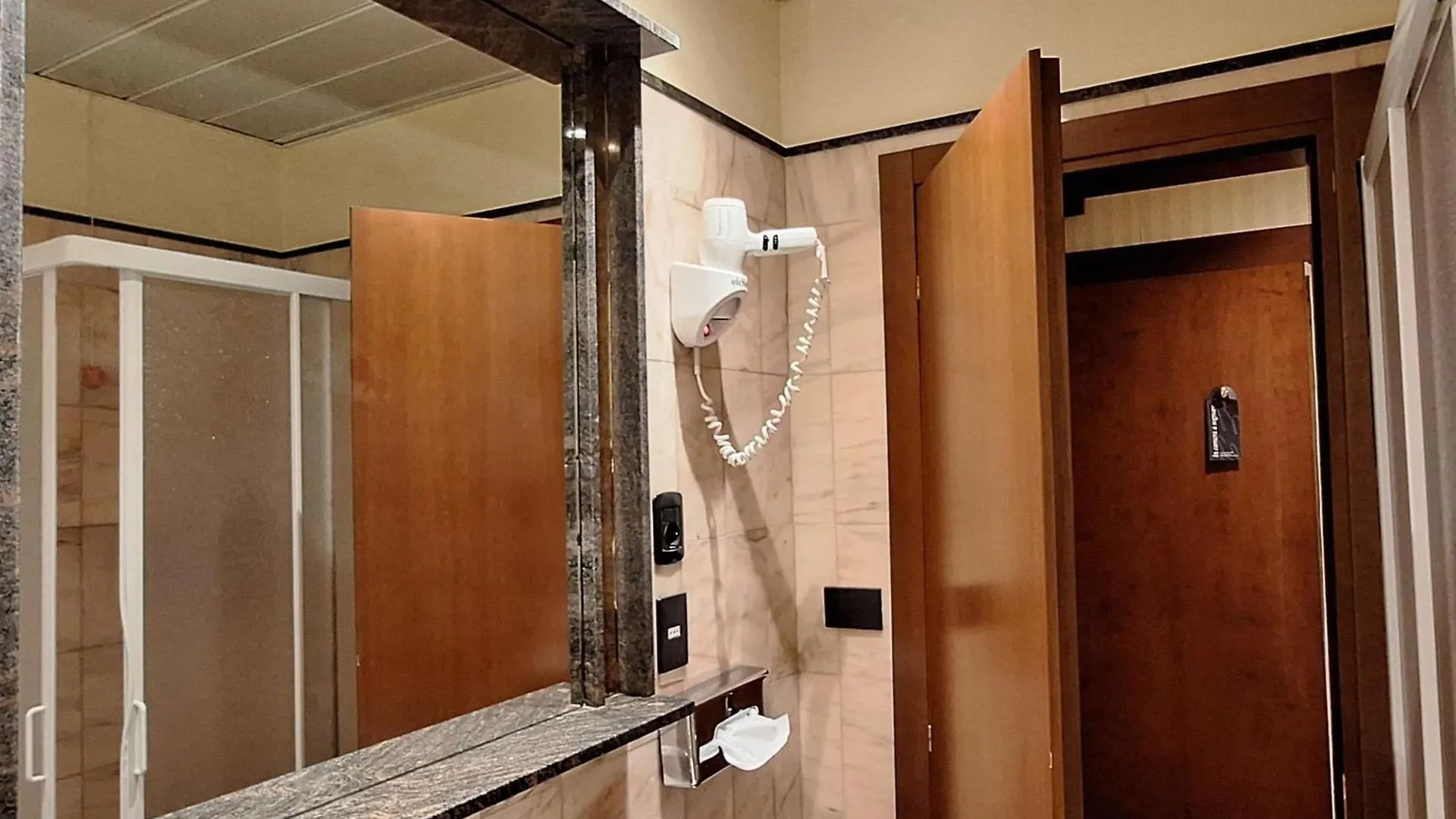 Mercure Reggio Emilia Centro Astoria איטליה